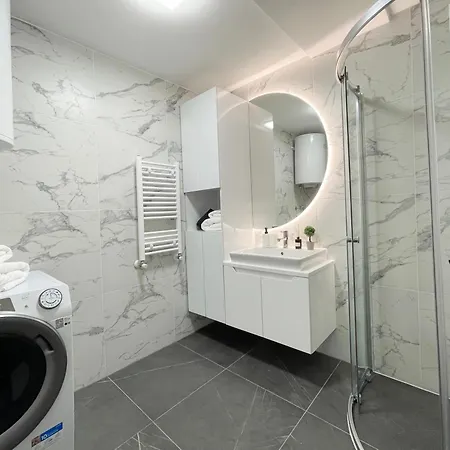 Alina's * Скоп'є